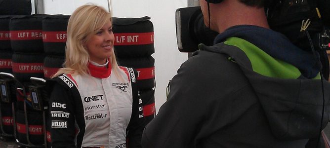 María de Villota en el box de Marussia