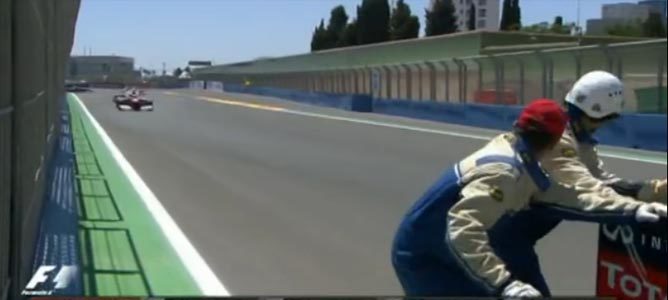 Maniobra entre Vergne y Kovalainen