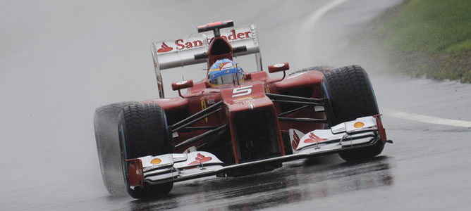Fernando Alonso rodando en Silverstone