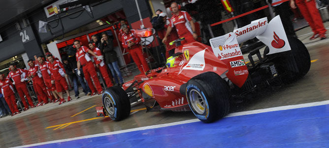 Felipe Massa entrando al pitlane