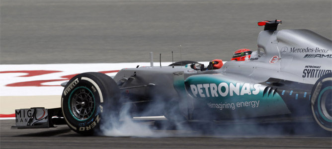 Schumacher se pasa de frenada con su W03