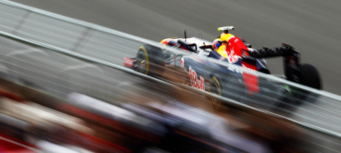 Mark Webber rueda con el RB8