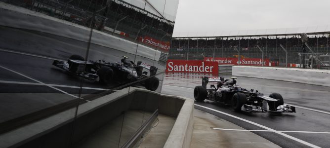 Valtteri Bottas rueda en Silverstone