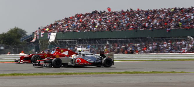 Alonso y Hamilton en Silverstone