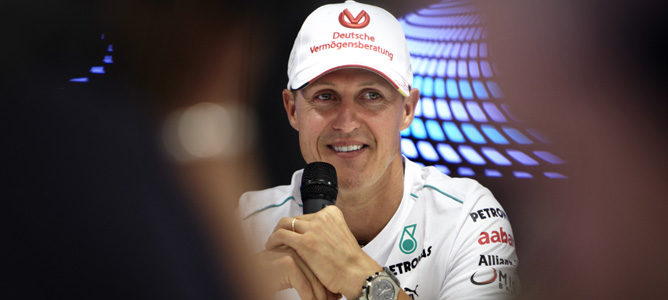 Michael Schumacher atiende a los medios en Hungría 2012