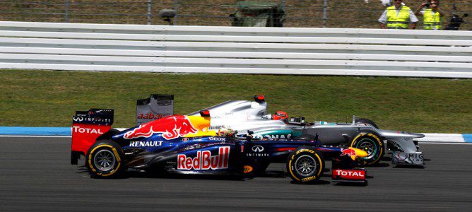 Michael Schumacher y Mark Webber en Hockenheim