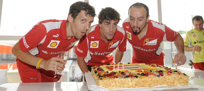  Fernando Alonso celebró su   cumpleaños con Ferrari en Budapest
