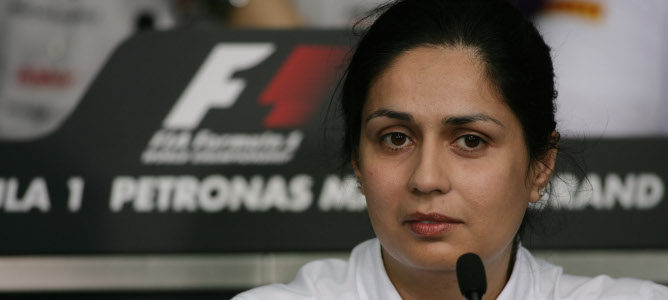 Monisha Kaltenborn en rueda de prensa