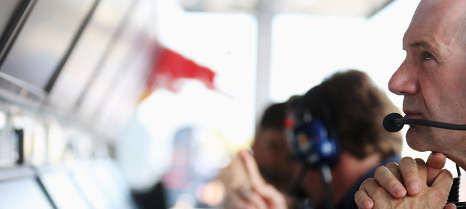 Adrian Newey en el muro de Red Bull
