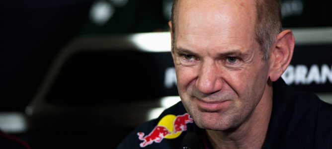 Adrian Newey se muestra crítico con las nuevas regulaciones de los motores