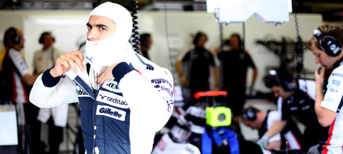 Pastor Maldonado se prepara para subirse al Williams