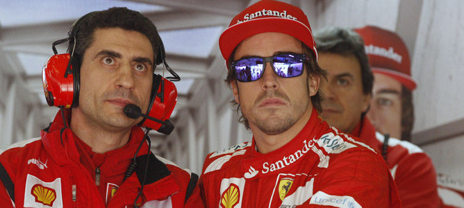 Andrea Stella es el ingeniero de pista de Fernando Alonso