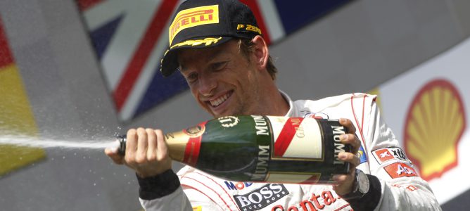 jenson Button en el podio de Spa