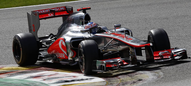 Un McLaren sobre el asfalto de Spa