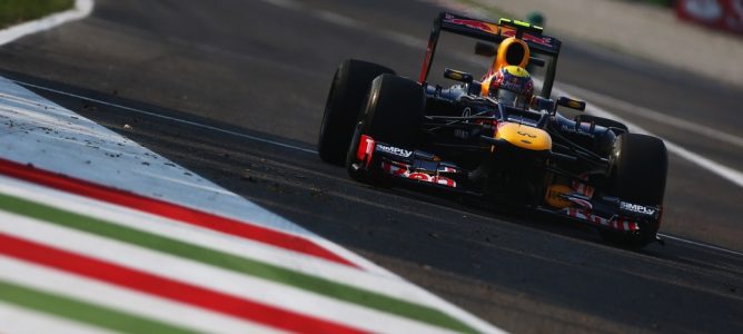 Mark Webber entrando en el pitlane de Monza