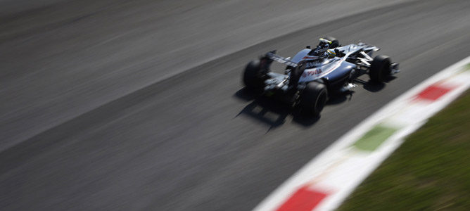 Bruno Senna en el asfalto de Monza