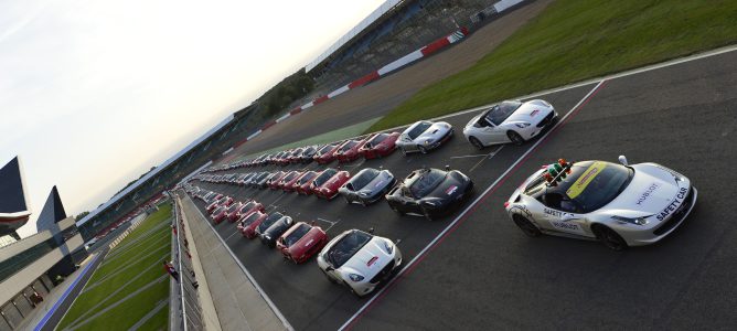 Ferrari batió el récord de coches en pista en el circuito de Silverstone