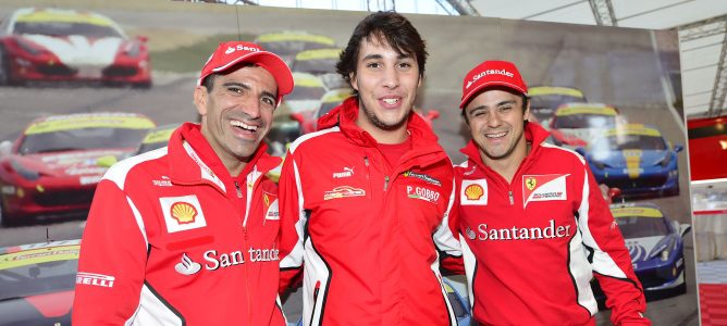 Ferrari batió el récord de coches en pista en el circuito de Silverstone
