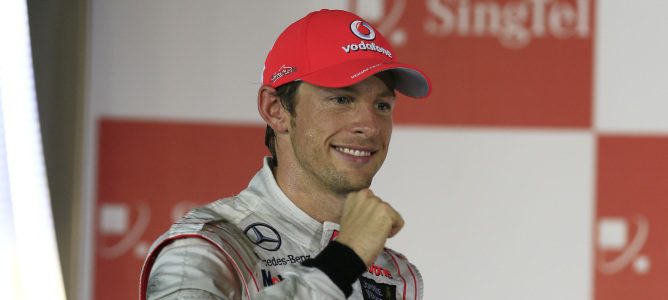 Jenson Button en el podio de Singapur