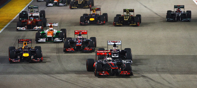 Salida del GP de Singapur con Paul di Resta en 5ª posición