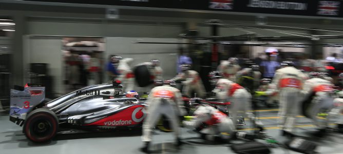 Jenson Button hace una parada en Singapur