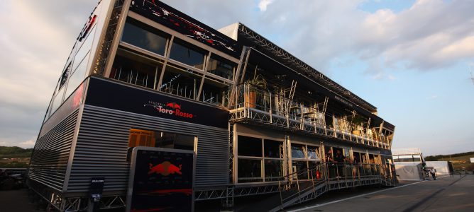 Dos trabajadores resultan heridos tras un accidente en la sede de Toro Rosso
