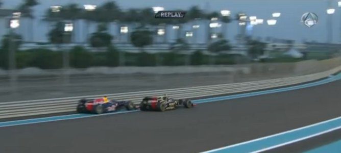 Vettel con las 4 ruedas por fuera de la pista