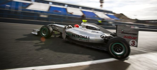 Michael Schumacher recibe una reprimenda en los libres del GP de Corea 2012