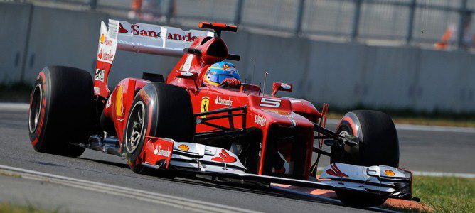 Fernando Alonso con los superblandos en Yeongam