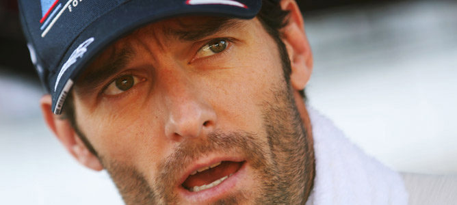 Mark Webber expresando su opinión