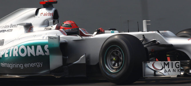 Michael Schumacher pilota su Mercedes W03en India 2012