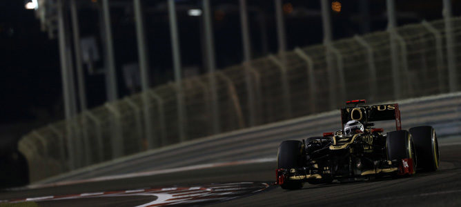 Kimi Räikkönen pilota su Lotus en Abu Dabi