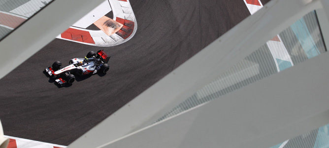 Lewis Hamilton y McLaren lideran los terceros libres del GP de Abu Dabi 2012