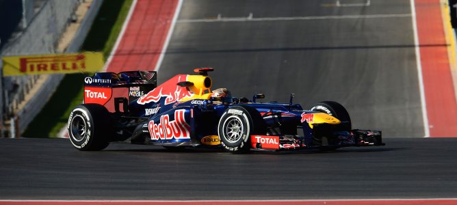 Sebastian Vettel pilota con neumáticos medios en Austin