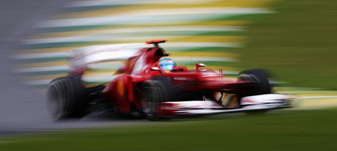 Lewis Hamilton consigue la pole position en el GP de Brasil 2012