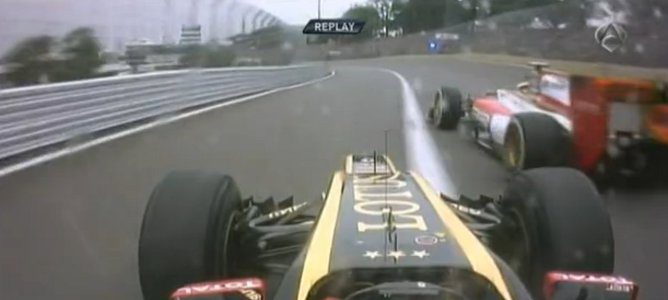 Grosjean acercándose al vértice de la curva