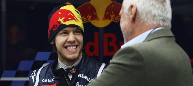 Dietrich Mateschitz: "Si Vettel nos deja, nada impediría que Alonso o Hamilton pilotasen para nosotros"