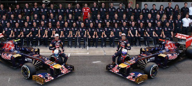 Foto oficial del equipo Toro Rosso en Brasil