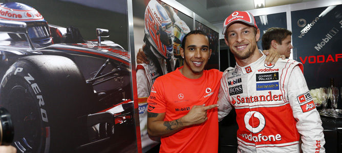 Lewis Hamilton y Jenson Button tras su última carrera como compañeros en McLaren