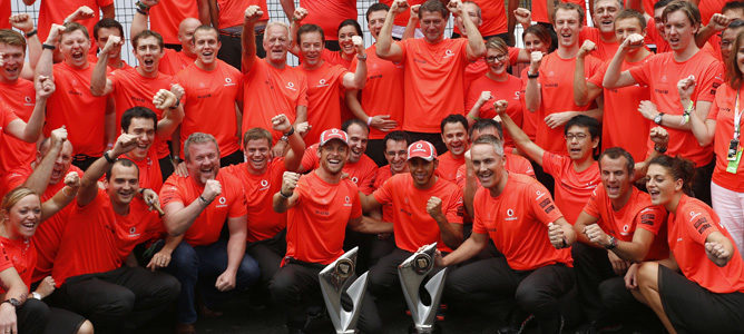 McLaren celebra su victoria en el GP de Brasil 2012