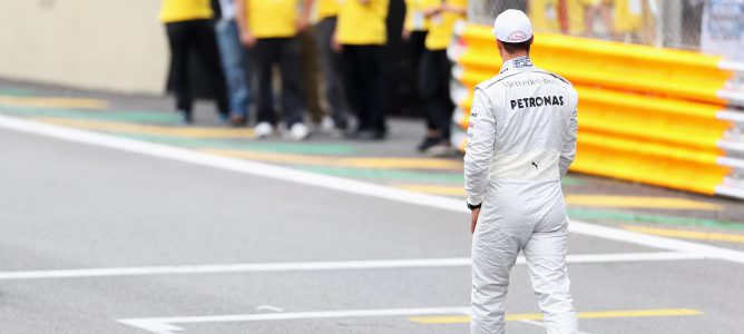 Michael Schumacher se retira en Brasil