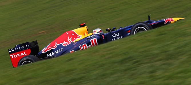 Niki Lauda vería "normal" que Sebastian Vettel abandonase Red Bull