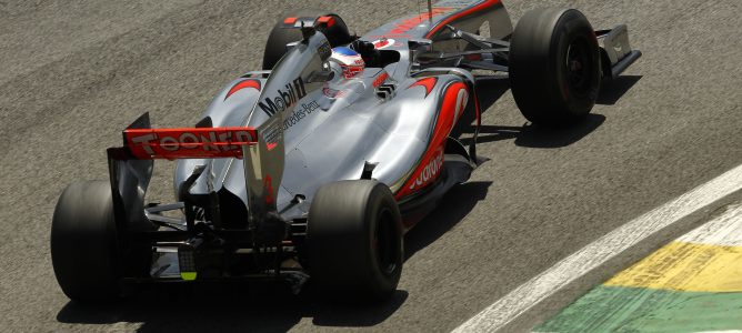 Jenson Button cree que sería bueno que Pirelli aumentara la degradación de los neumáticos