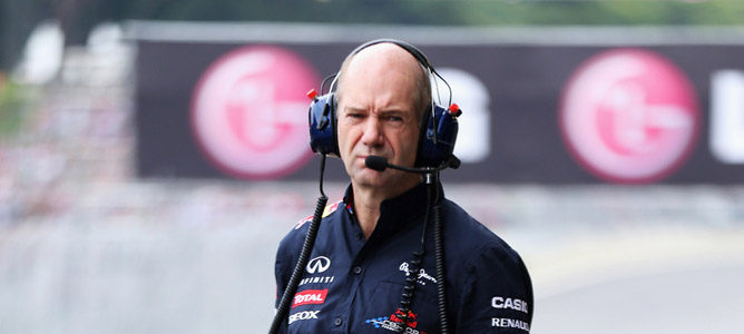 Christian Horner confirma que el nuevo RB9 de Adrian Newey va con retrasos