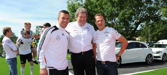 Norbert Haug dejará su cargo en Mercedes-Benz a finales de 2012