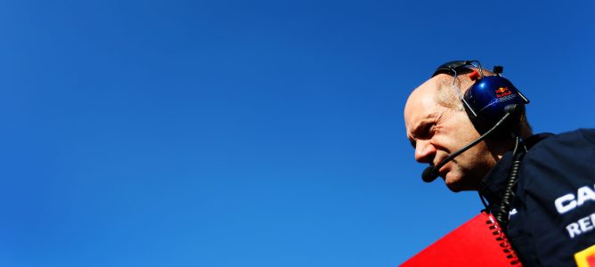 Adrian Newey cree que no hay garantías de que Red Bull comience con ventaja en 2013