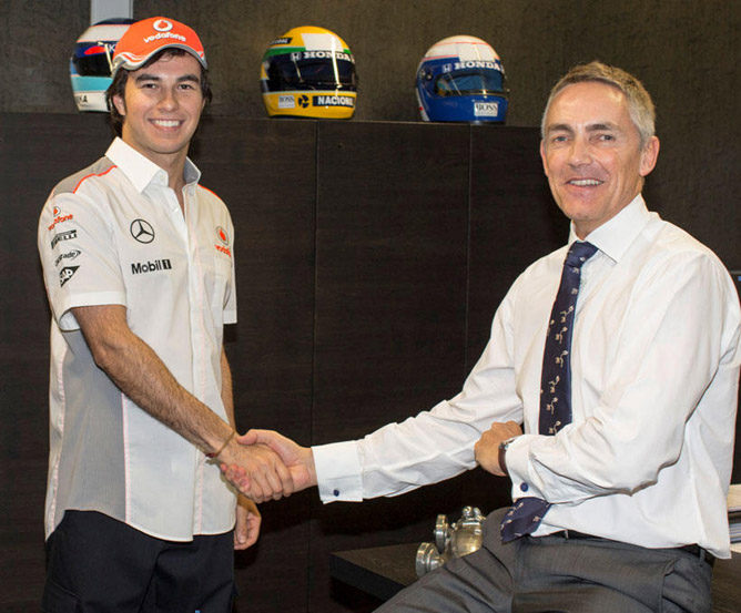 Sergio Pérez ya posa con los colores de McLaren