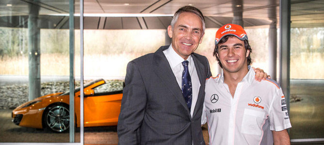 Sergio Pérez ya posa con los colores de McLaren