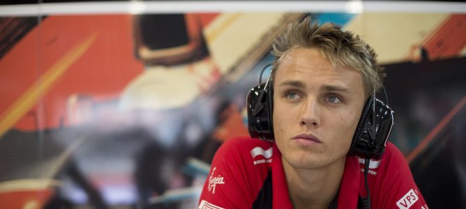 Max Chilton en el box de Marussia