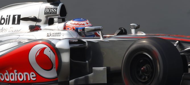 Jenson Button con el MP4-27